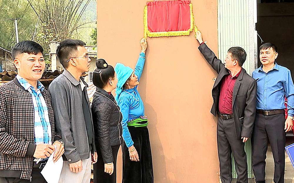 Khánh thành nhà cho hộ nghèo ở xã Hạnh Sơn.